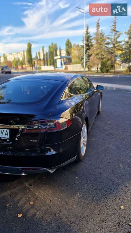 Лифтбек Tesla Model S 2016 в Киеве