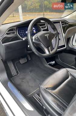 Лифтбек Tesla Model S 2015 в Киеве