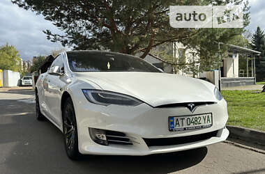 Ліфтбек Tesla Model S 2017 в Івано-Франківську