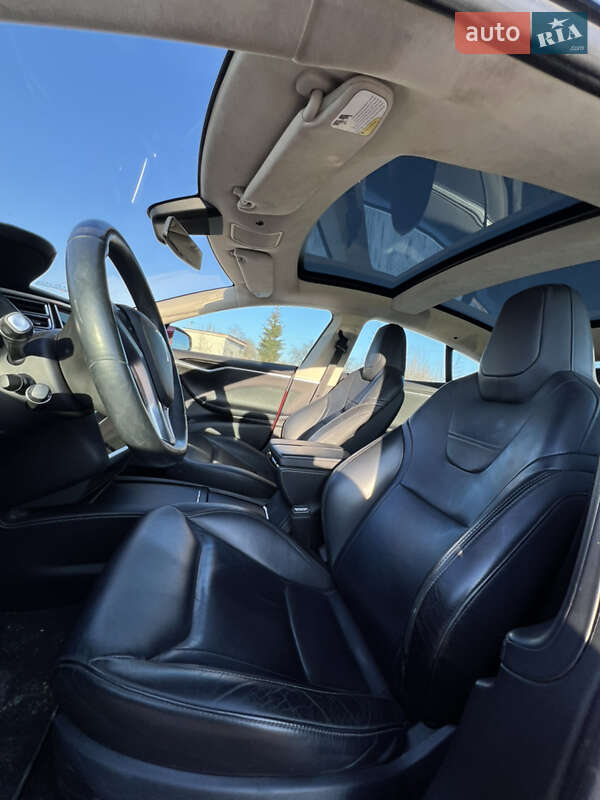 Ліфтбек Tesla Model S 2016 в Ковелі
