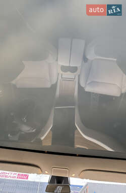 Лифтбек Tesla Model S 2019 в 