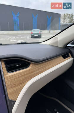 Лифтбек Tesla Model S 2019 в 