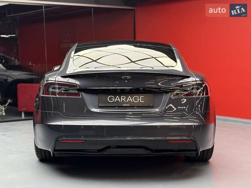 Лифтбек Tesla Model S 2021 в Киеве