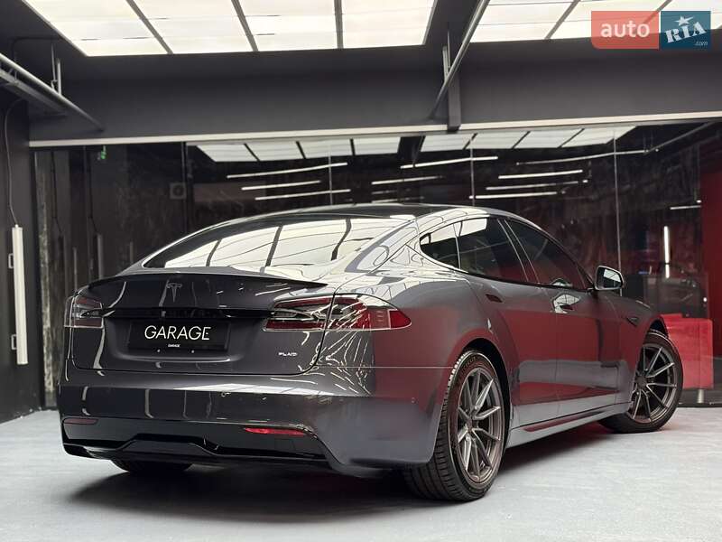 Лифтбек Tesla Model S 2021 в Киеве