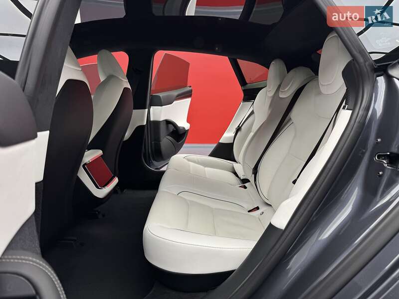 Лифтбек Tesla Model S 2021 в Киеве