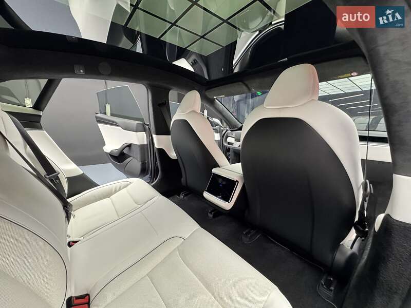 Лифтбек Tesla Model S 2021 в Киеве
