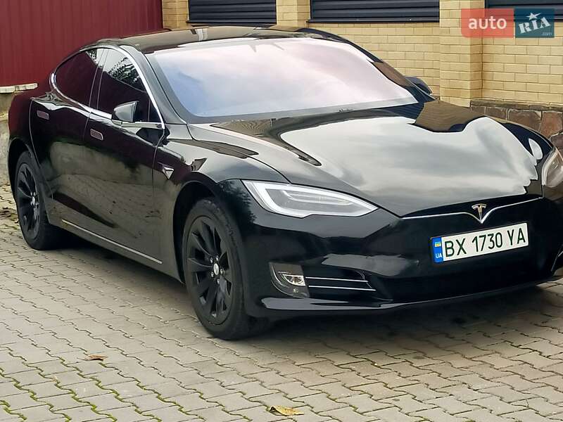 Лифтбек Tesla Model S 2017 в Хмельницком