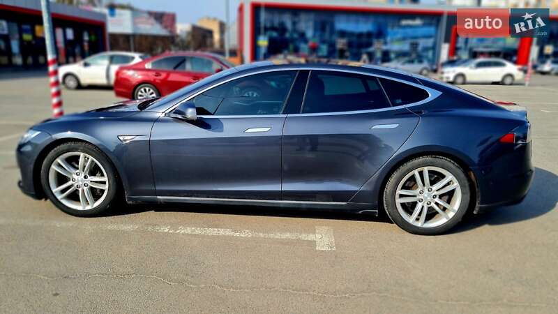 Лифтбек Tesla Model S 2015 в Харькове фото 9 Лифтбек Tesla Model S 2015 в Харькове