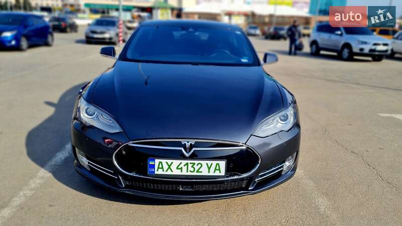 Лифтбек Tesla Model S 2015 в Харькове фото 3 Лифтбек Tesla Model S 2015 в Харькове