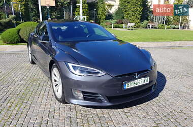 Лифтбек Tesla Model S 2017 в 