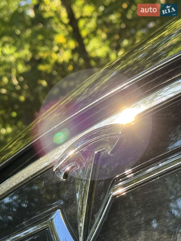 Лифтбек Tesla Model S 2015 в Луцке фото 17 Лифтбек Tesla Model S 2015 в Луцке