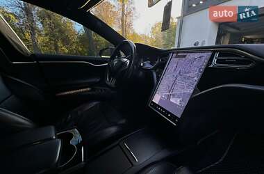Лифтбек Tesla Model S 2015 в 