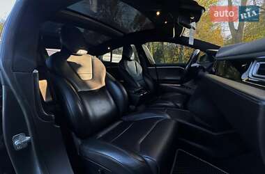 Лифтбек Tesla Model S 2015 в 