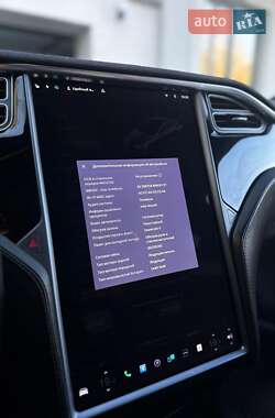 Лифтбек Tesla Model S 2015 в 