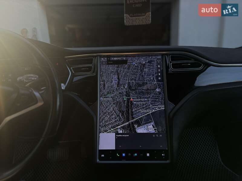 Лифтбек Tesla Model S 2015 в Львове