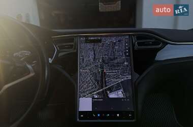 Лифтбек Tesla Model S 2015 в 