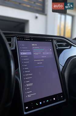 Лифтбек Tesla Model S 2015 в 