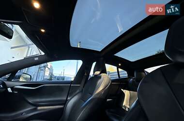 Лифтбек Tesla Model S 2015 в 
