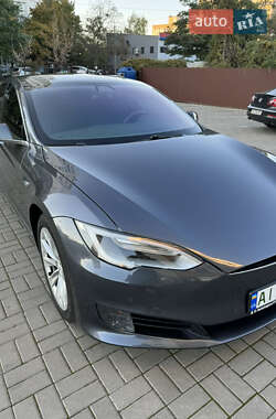 Лифтбек Tesla Model S 2017 в Киеве