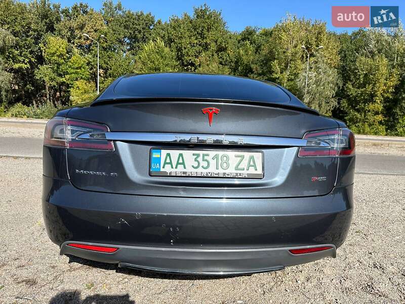 Ліфтбек Tesla Model S 2014 в Дніпрі