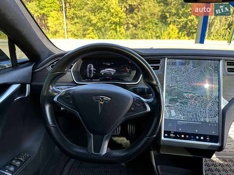 Ліфтбек Tesla Model S 2014 в Дніпрі