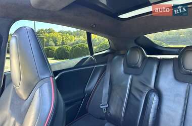 Лифтбек Tesla Model S 2014 в 