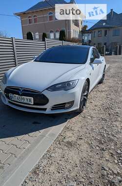 Ліфтбек Tesla Model S 2014 в Богородчанах