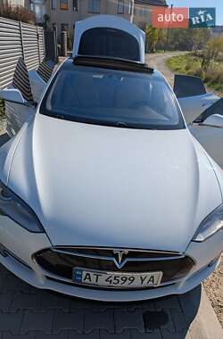 Лифтбек Tesla Model S 2014 в 