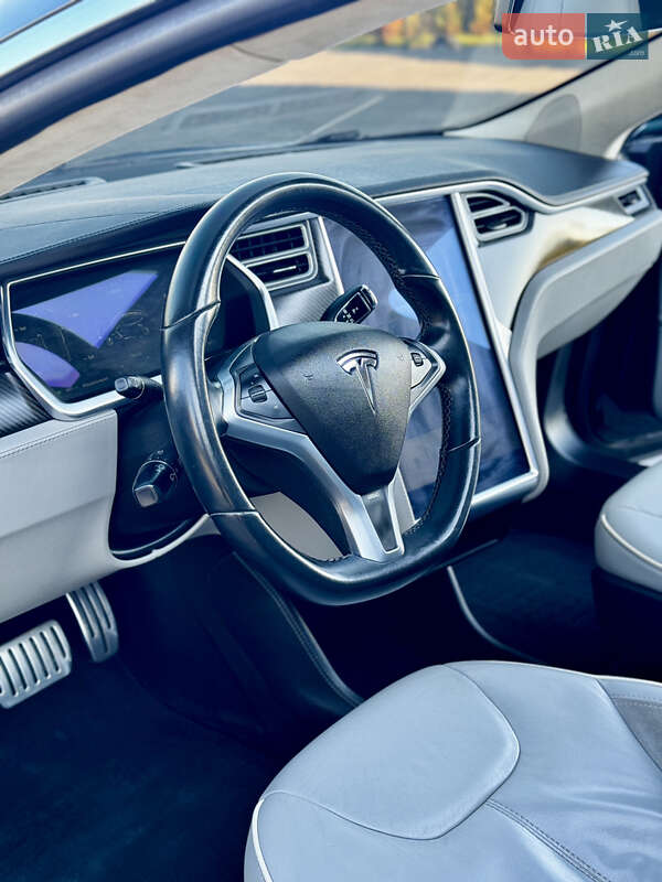 Ліфтбек Tesla Model S 2014 в Зборові