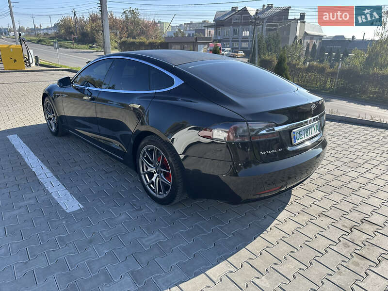 Ліфтбек Tesla Model S 2017 в Чернівцях