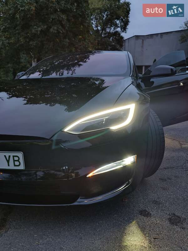Лифтбек Tesla Model S 2022 в Киеве