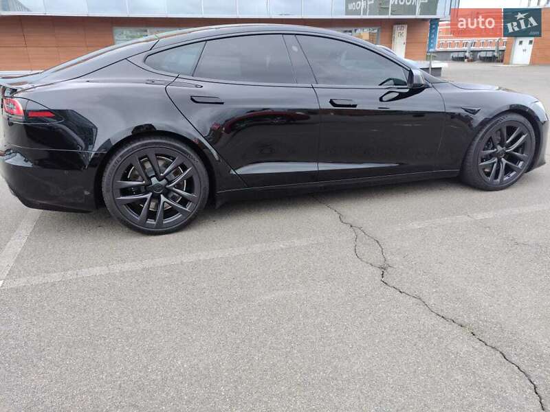 Лифтбек Tesla Model S 2022 в Киеве