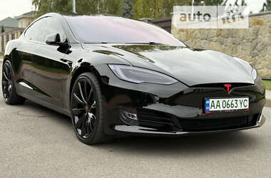 Ліфтбек Tesla Model S 2020 в Києві