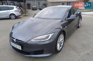 Ліфтбек Tesla Model S 2017 в Ніжині