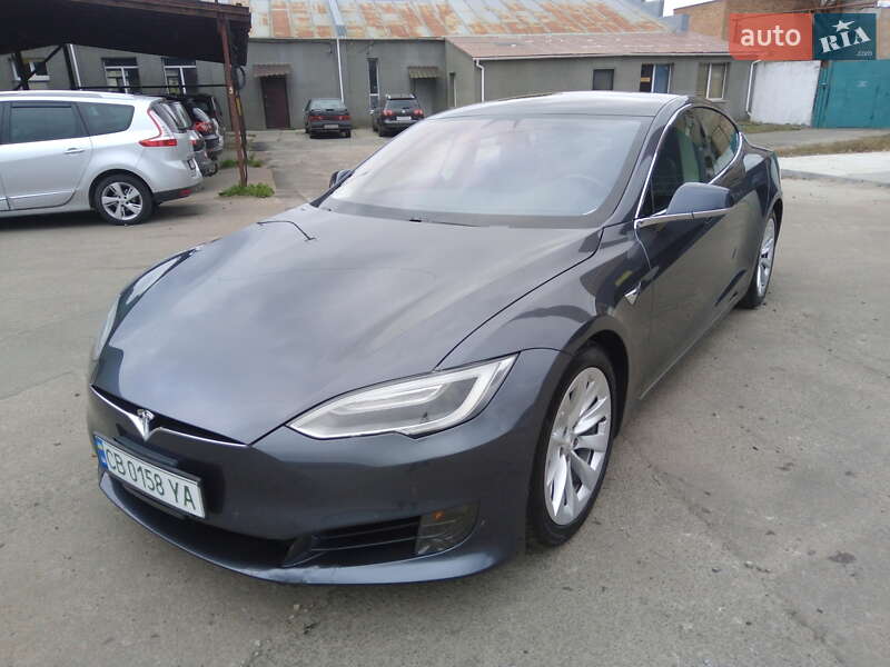 Ліфтбек Tesla Model S 2017 в 