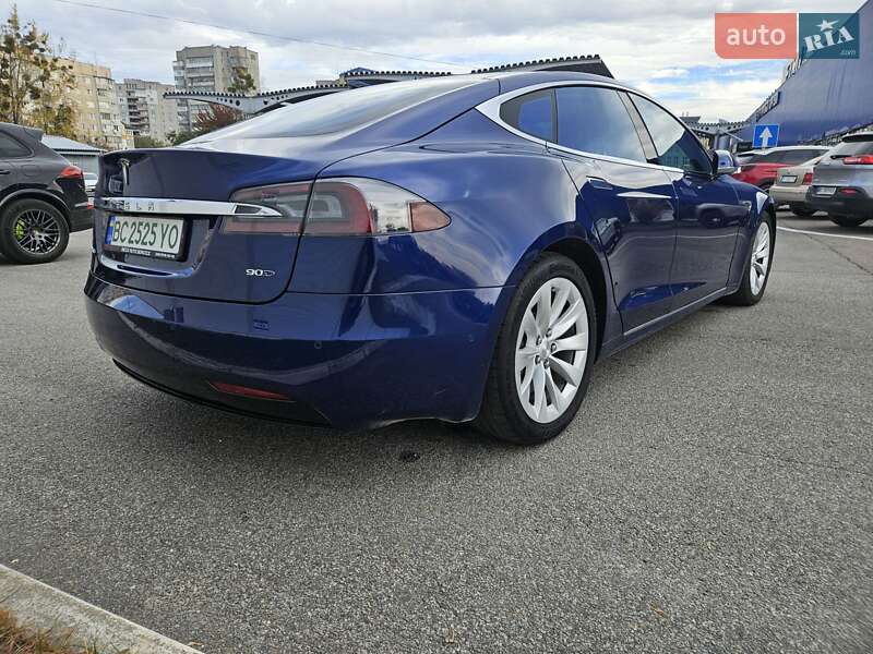 Ліфтбек Tesla Model S 2016 в Львові