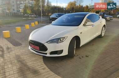 Ліфтбек Tesla Model S 2016 в Львові