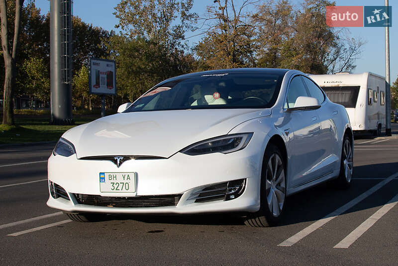 Ліфтбек Tesla Model S 2020 в Одесі