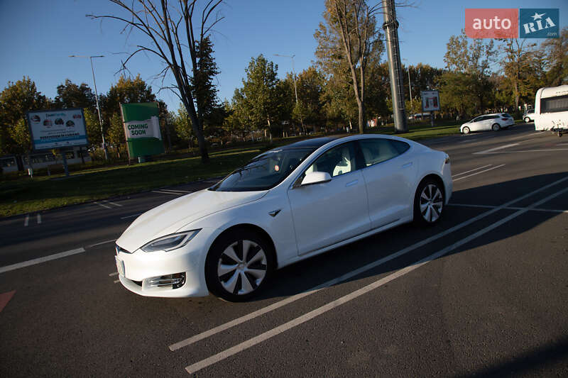 Ліфтбек Tesla Model S 2020 в Одесі