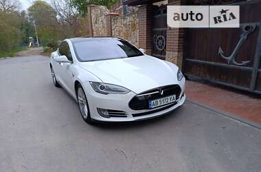 Ліфтбек Tesla Model S 2015 в Вінниці