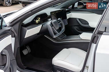 Лифтбек Tesla Model S 2023 в Киеве