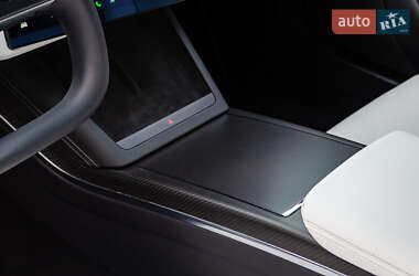 Лифтбек Tesla Model S 2023 в Киеве