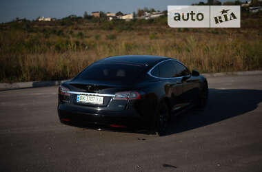 Ліфтбек Tesla Model S 2018 в Рівному