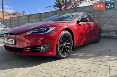 Лифтбек Tesla Model S 2019 в Виннице