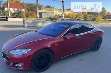 Ліфтбек Tesla Model S 2015 в Києві