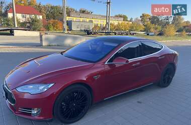 Ліфтбек Tesla Model S 2015 в 
