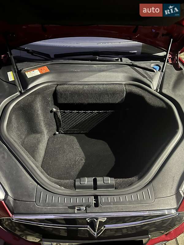 Лифтбек Tesla Model S 2015 в Киеве