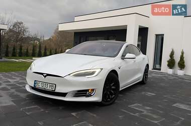 Лифтбек Tesla Model S 2019 в Львове