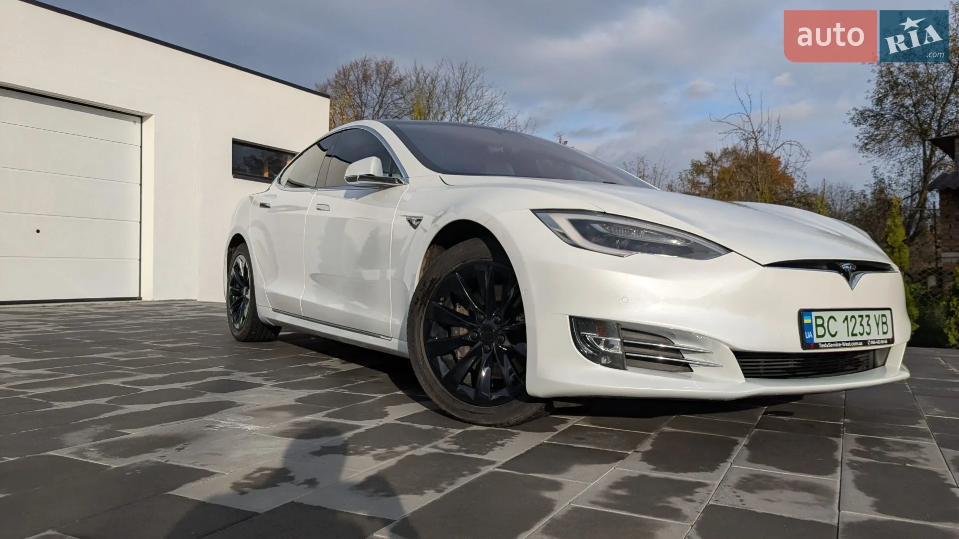 2019 Tesla Model S - фото 1