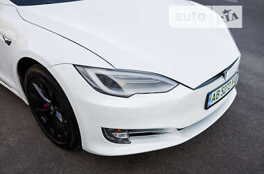 Лифтбек Tesla Model S 2018 в Виннице